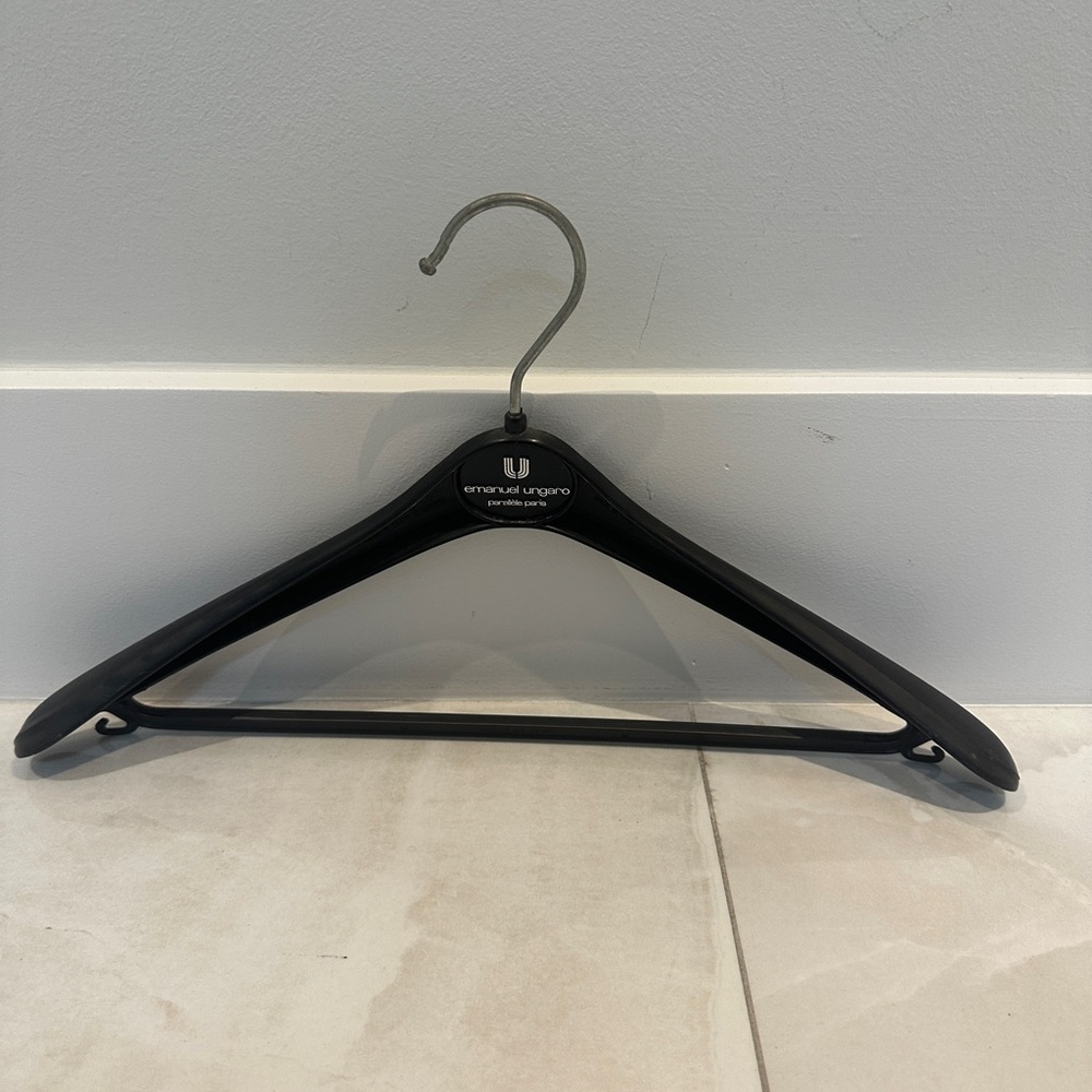 Emanuel Ungaro Parallele Paris Hanger